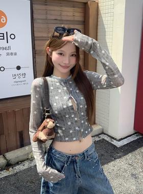 宅女家辣妹风灰色波点纽扣长袖T恤女秋季百搭性感别致显瘦上衣