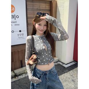 宅女家辣妹风灰色波点纽扣长袖T恤女秋季百搭性感别致显瘦上衣