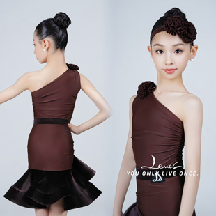 Level舞服少儿拉丁舞摩卡慕斯巧克力套装斜肩花朵鱼骨套装跳舞