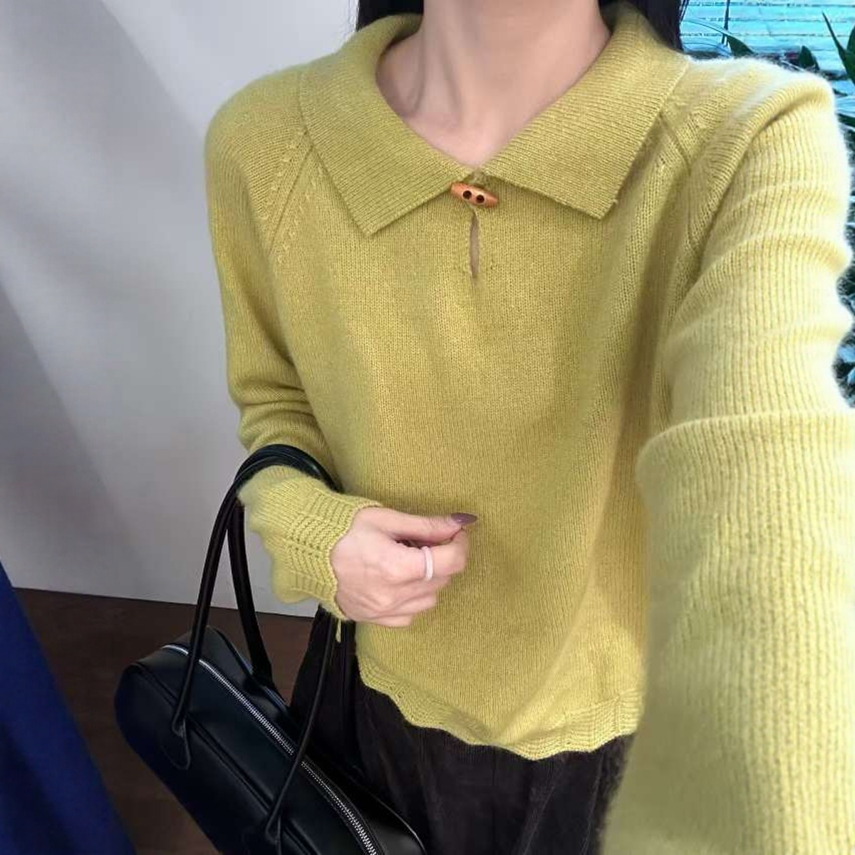 牛角扣翻领套头浣熊羊毛针织衫女