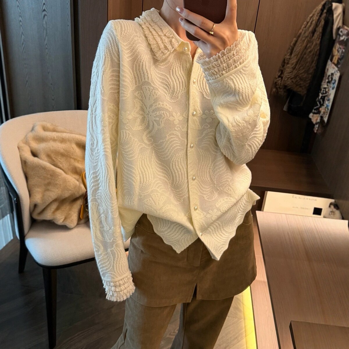 2026春季新款韩系宽松翻领蕾丝拼接袖口天丝羊毛针织开衫女款上衣