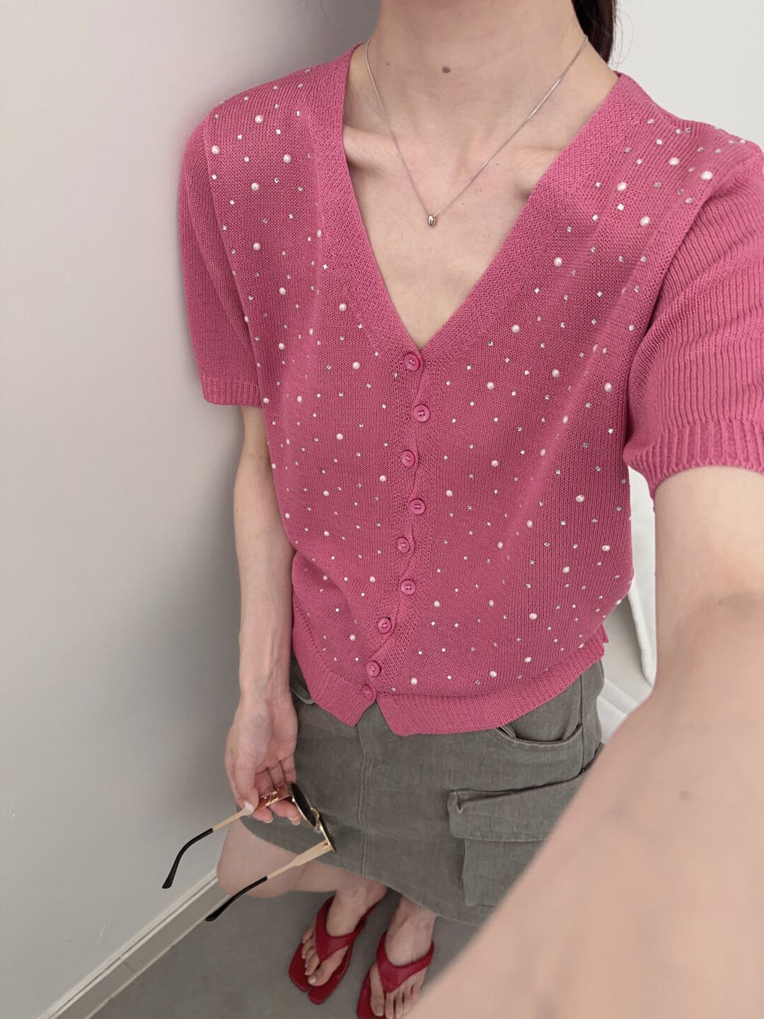 显瘦圆领纯色满钻珍珠麻针织短袖
