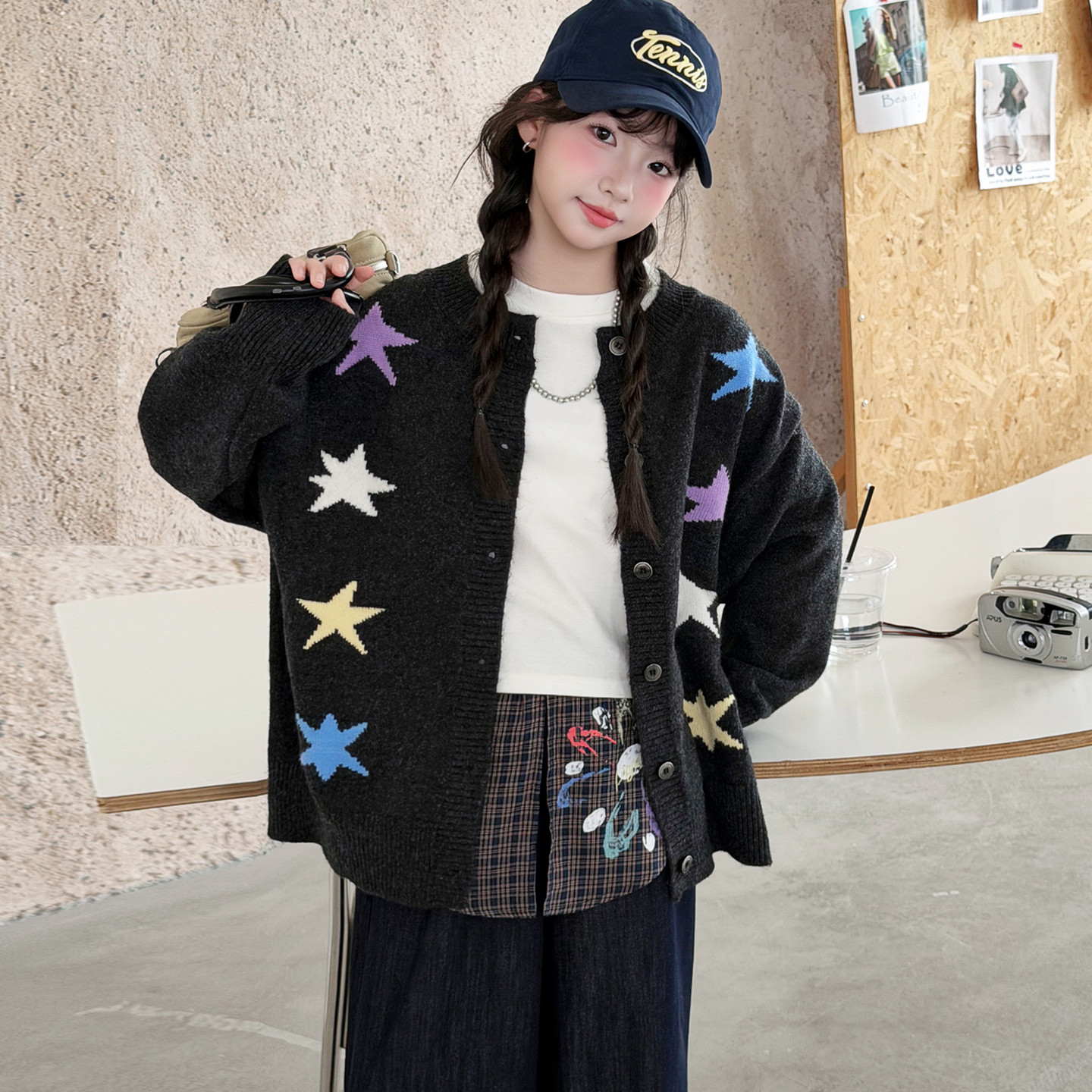 女童毛衣2026秋季新款女孩针织衫又酷又飒的大童上衣儿童韩系穿搭图片