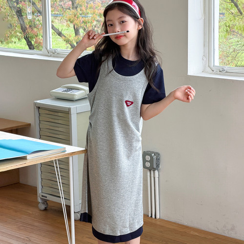女童连衣裙儿童独特漂亮超好看炸街绝美裙子初中生高级感2026新款