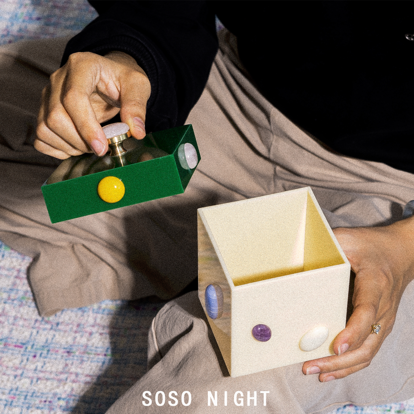 大容量多格分层化妆品收纳盒