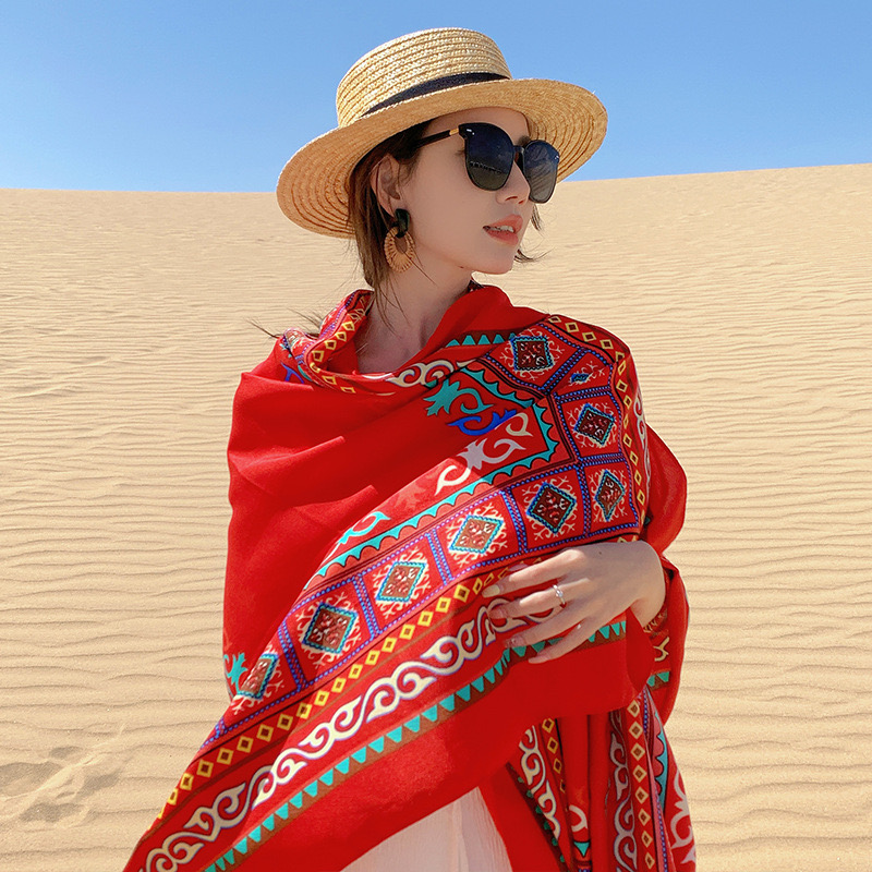 春夏秋冬长款度假风女百搭披肩