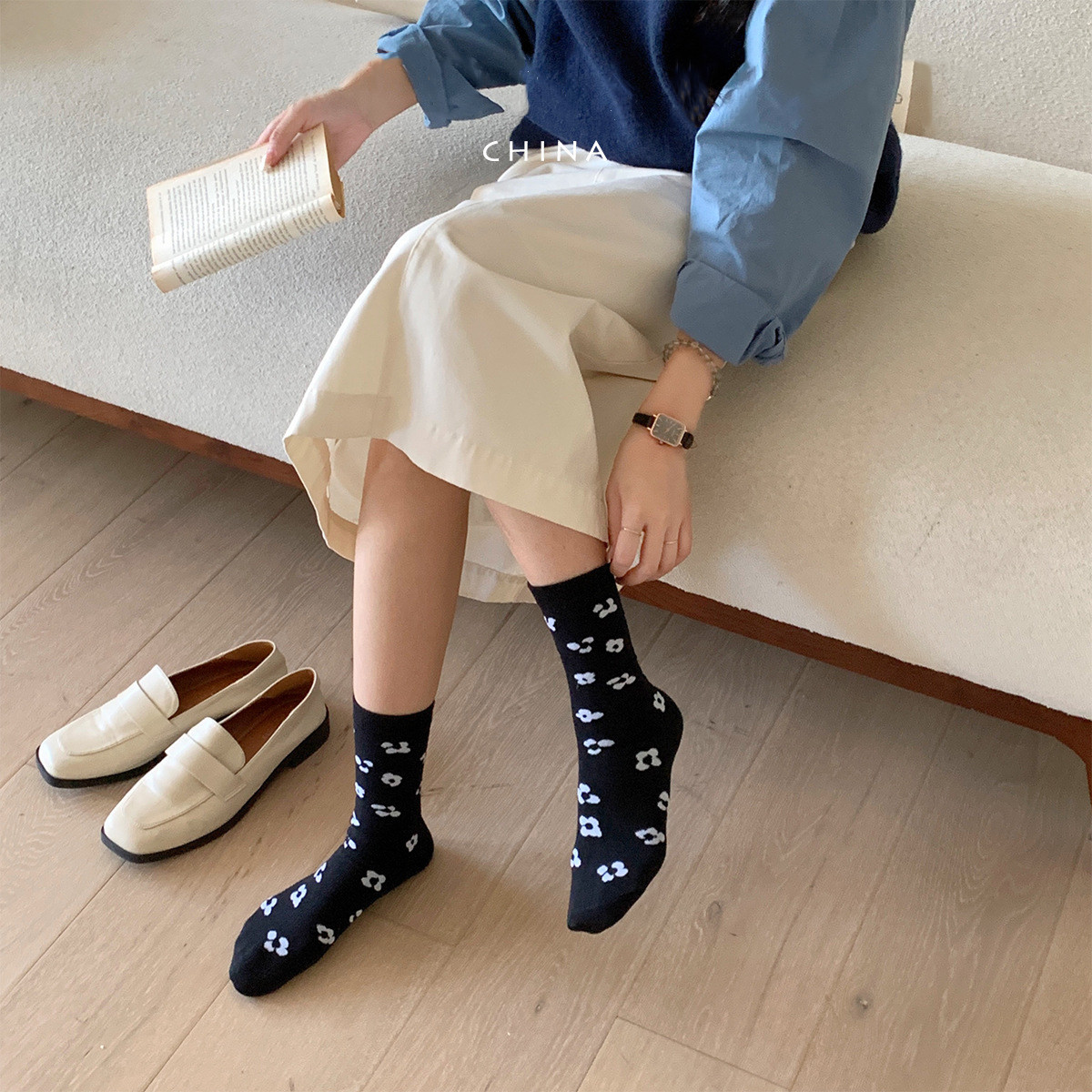 袜子女黑色小花韩国ins潮流中筒袜纯棉日系甜美学院风秋冬季长袜