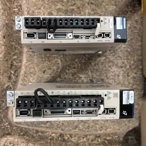 可维修安川驱动无安装痕迹SGDS-2R8A20A002