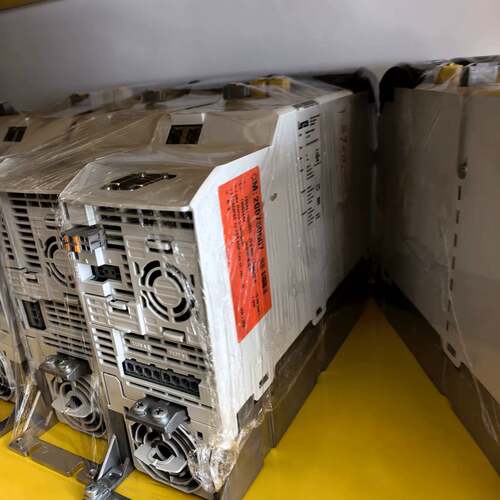 议价伦茨i700双轴驱动器，型号E70ACMSE0204VAZE可维修