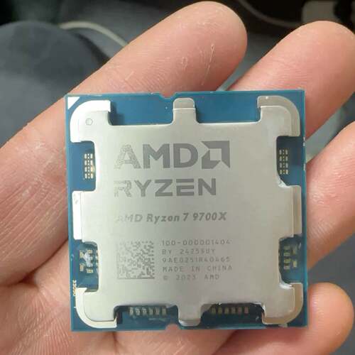 议价AMD R7 9700X 处理器CPU，盒装，无任何问题，实可维修翻新