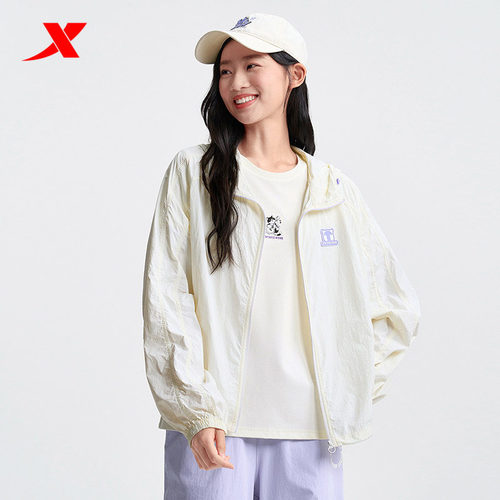特步女子夏季轻薄防晒风衣