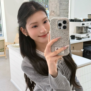 lilihouse韩国ins秋冬编织小香风毛绒布标签17适用17pro苹果17ProMax手机壳iPhone16全包15新款 14Pro保护套女