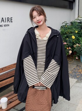 【新品】SERY黑色连帽轻防雨斗篷风衣防风防水宽松廓形外套Coat