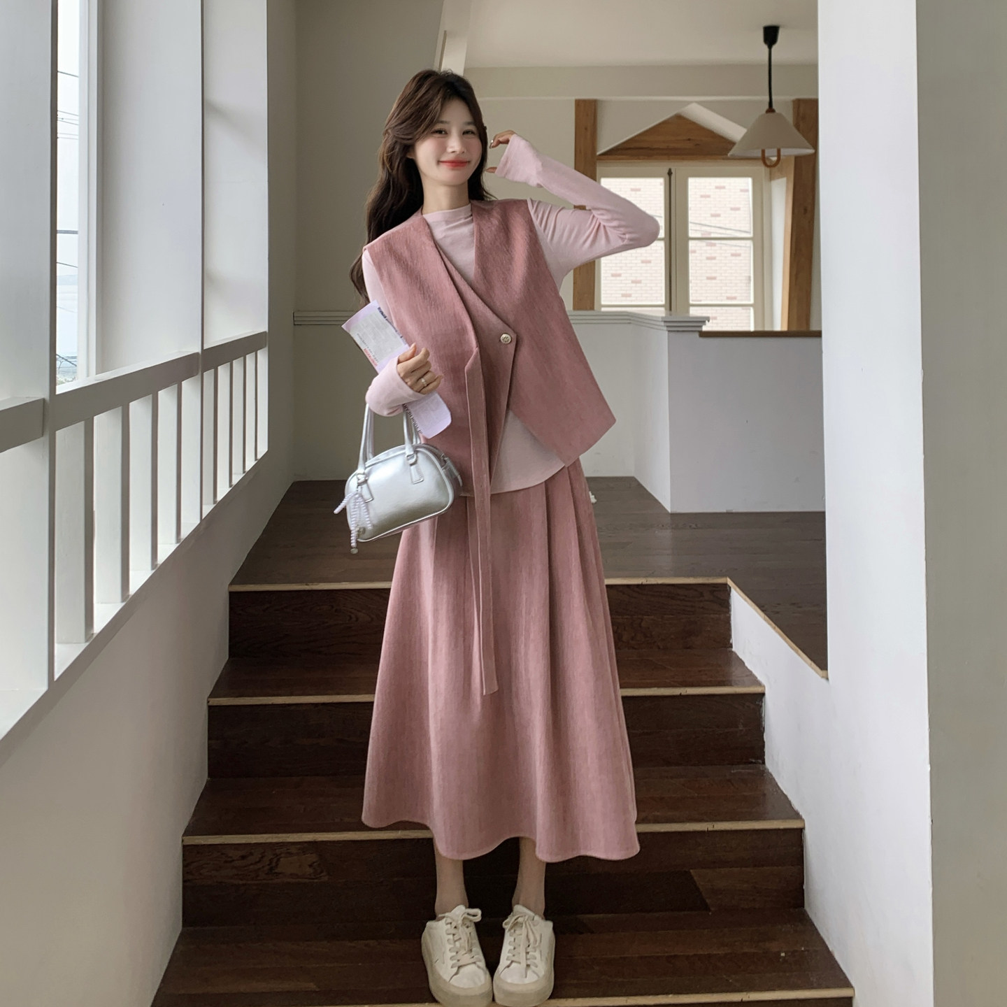 甜美风套装女2026年春季新款时尚减龄长袖打底衫马甲半身裙三件套