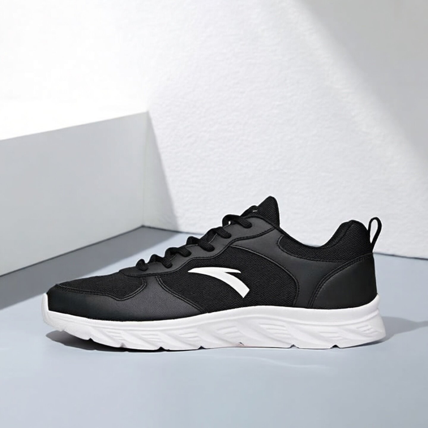 安踏运动鞋男款休闲鞋2025春秋新款网面透气跑步鞋轻便减震鞋子男