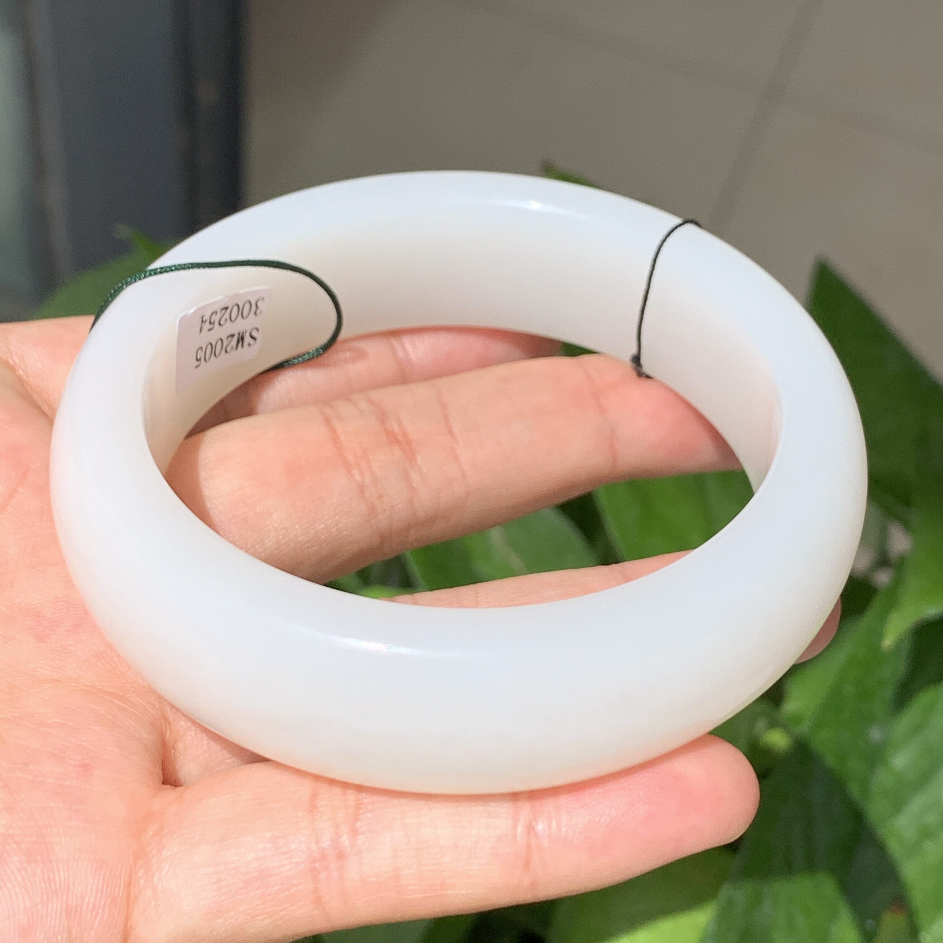 新疆和田玉手镯狭义和田籽料一级白羊脂玉老熟细腻和田玉镯子宽版