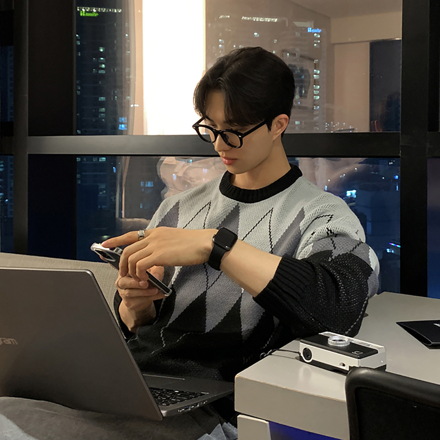 秋冬韩版新款格子毛衣