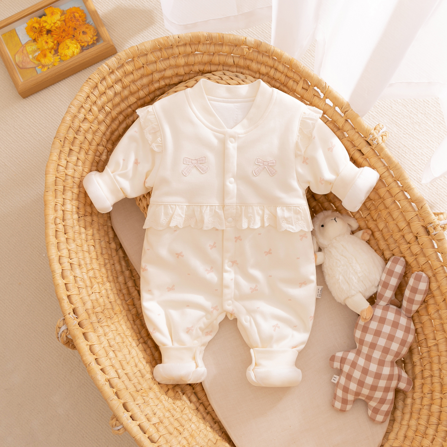 婴儿秋冬季衣服连体衣夹棉衣保暖外出服女宝宝哈衣公主洋气爬爬服