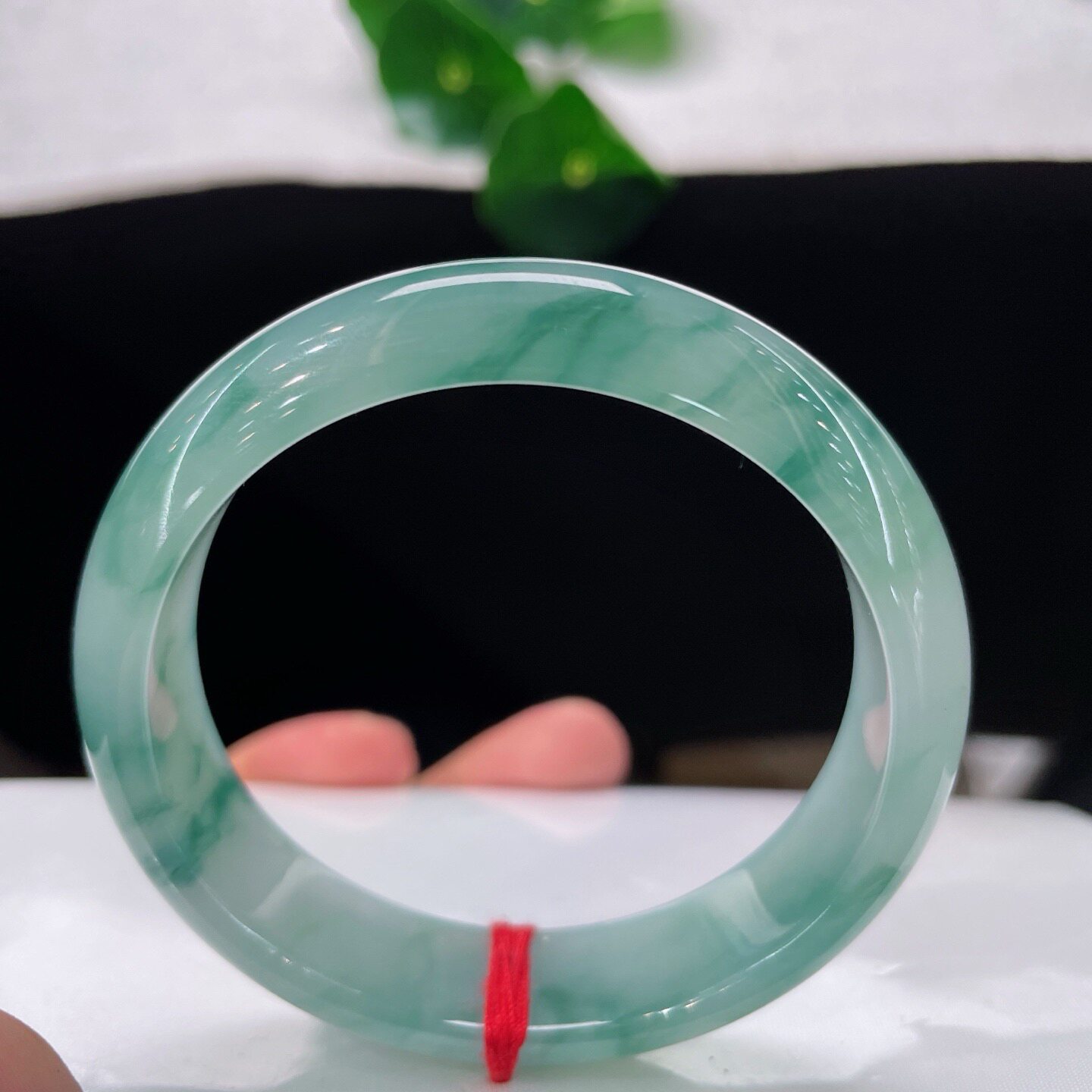 天然A货翡翠手镯飘花56.2mm缅甸老坑飘蓝花玉镯晴底正圈镯子