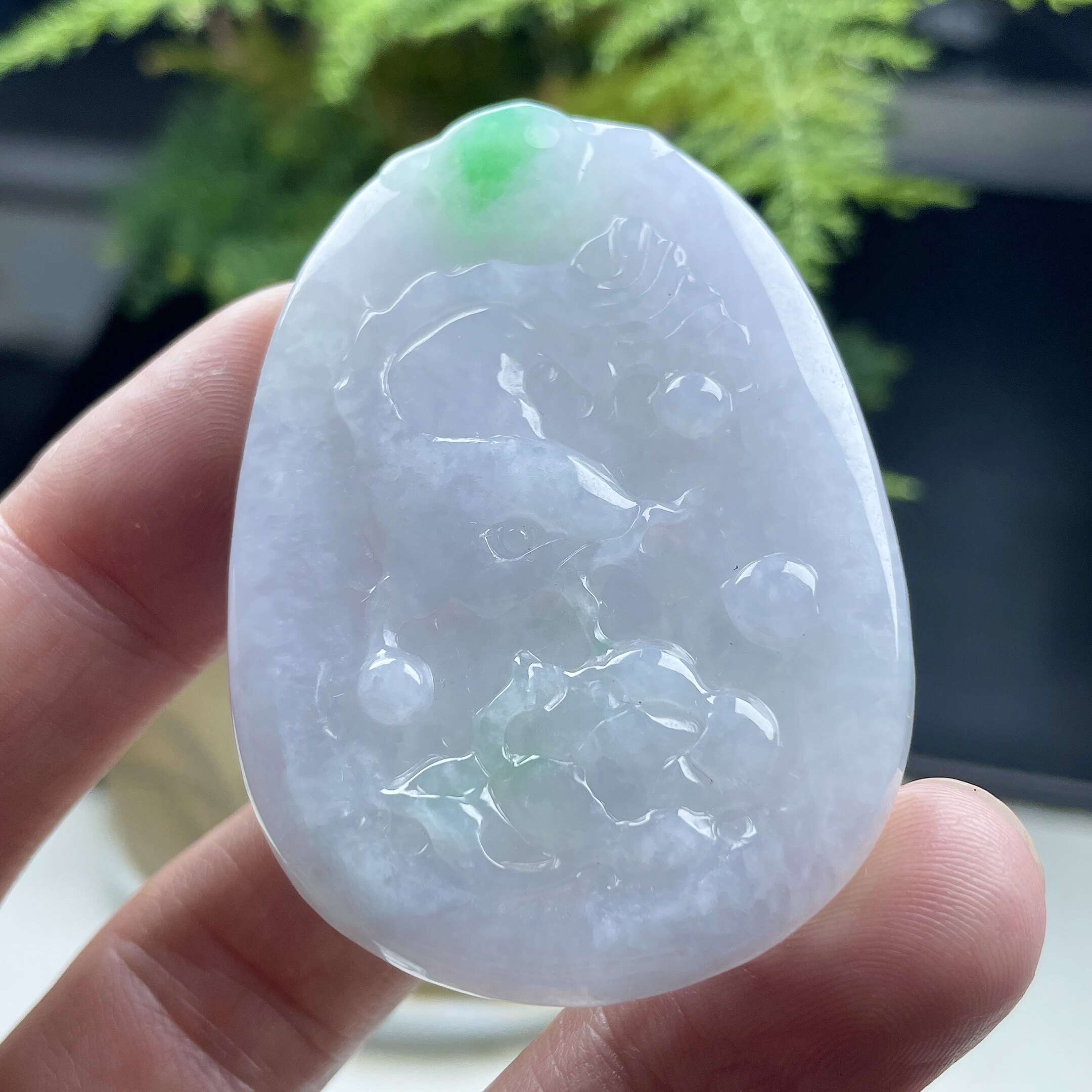 飘阳绿紫底吊坠忠贤翡翠荷花鱼