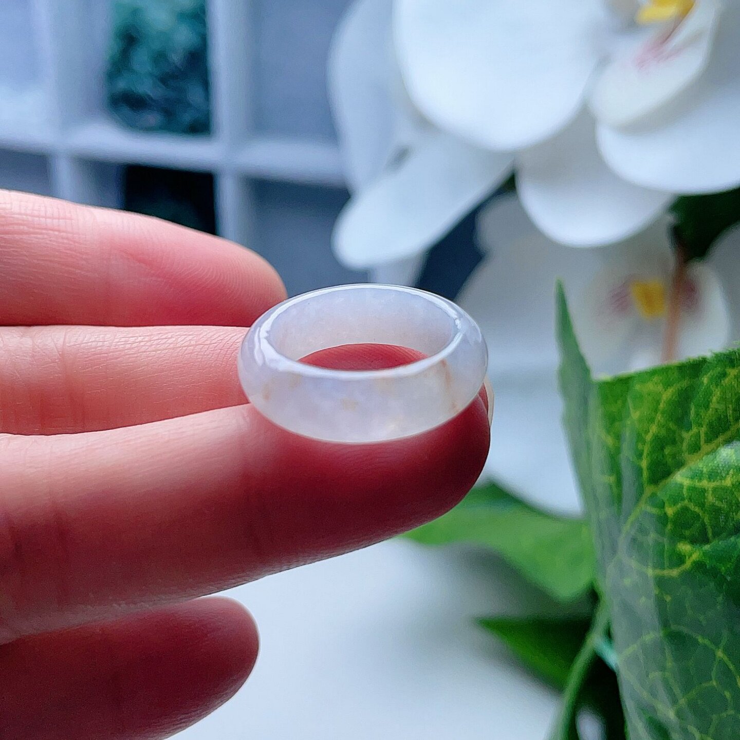 天然翡翠宽边戒指乳白飘黄洒金