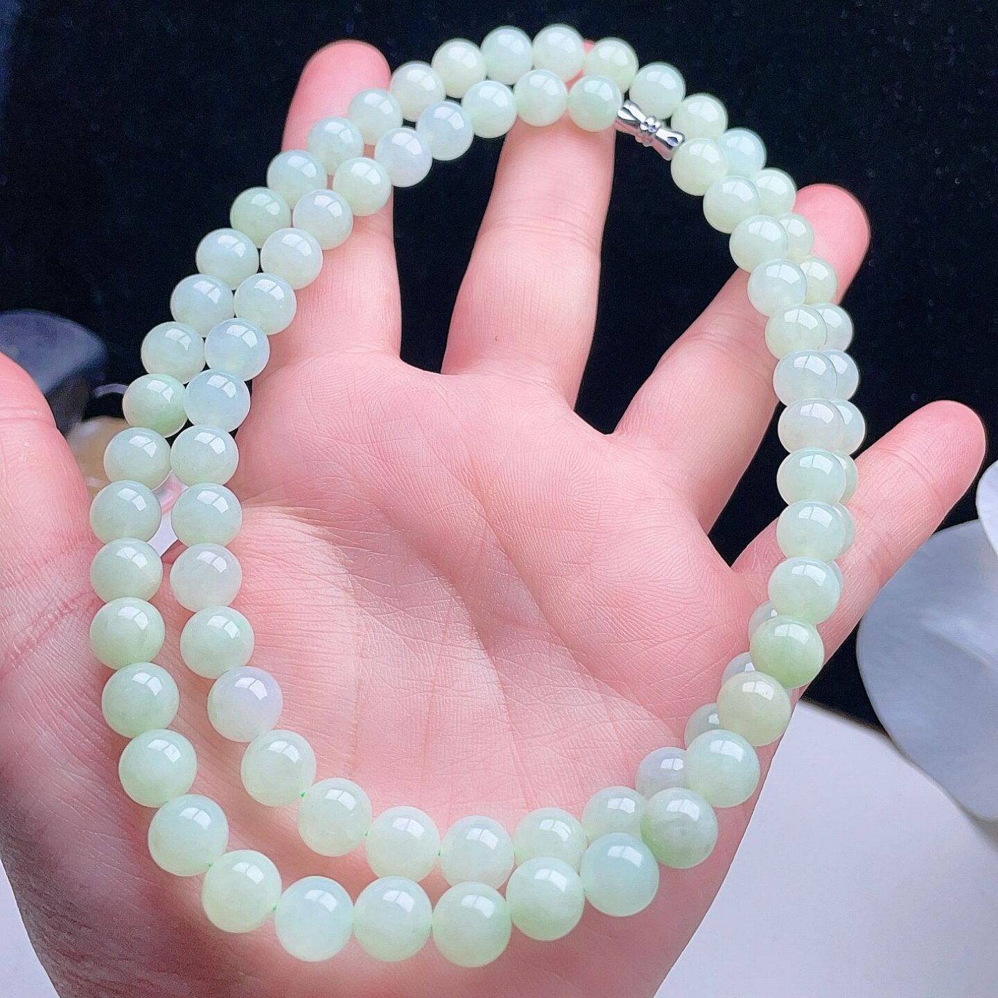 天然翡翠项链甜水绿黄彩淡阳绿
