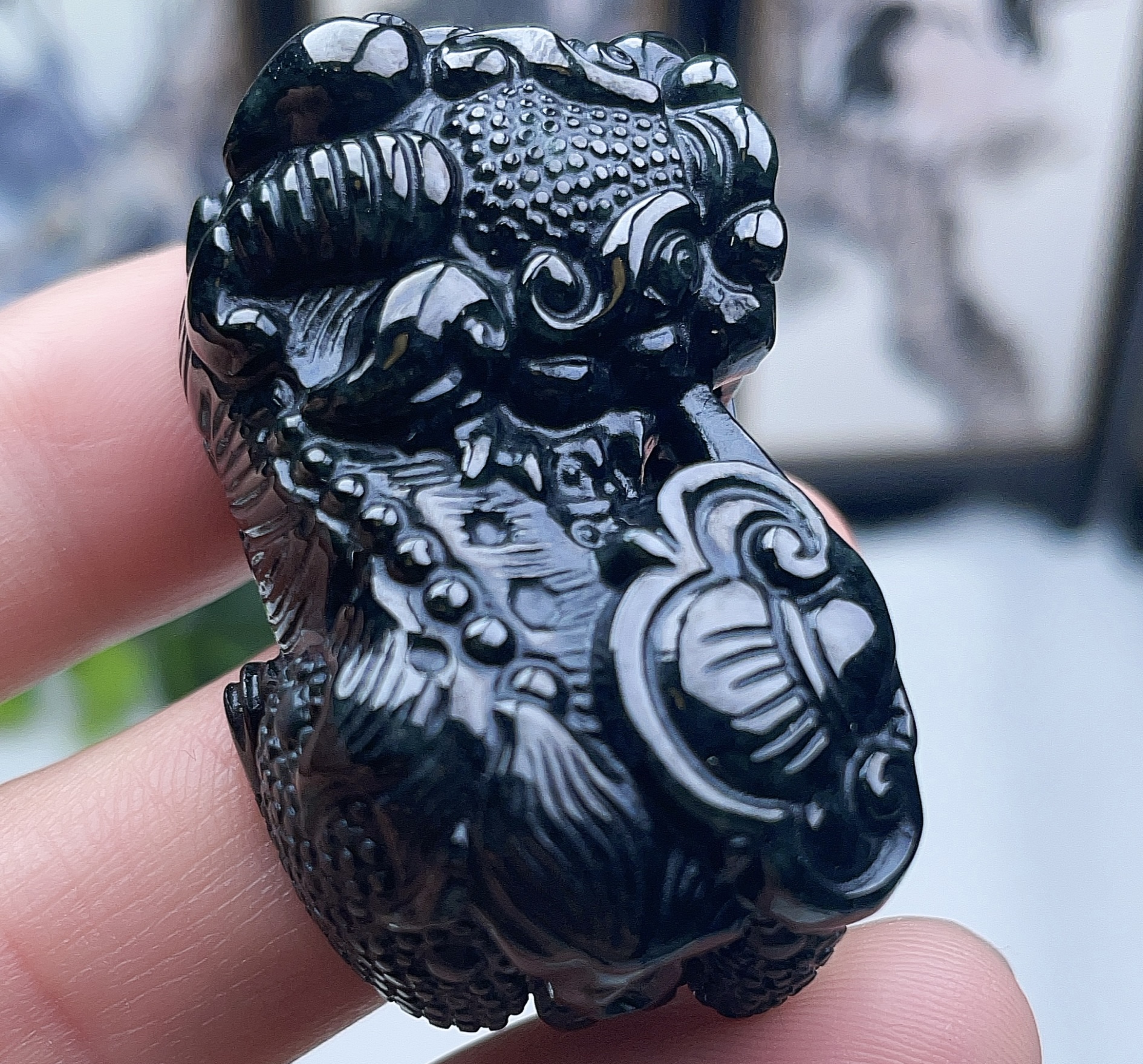 精雕墨翠霸王貔貅立体皮丘翡翠