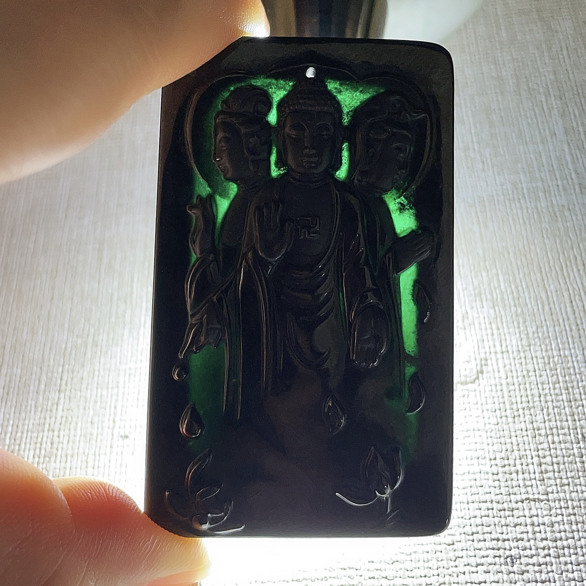 天然翡翠西方三圣吊坠墨翠方牌