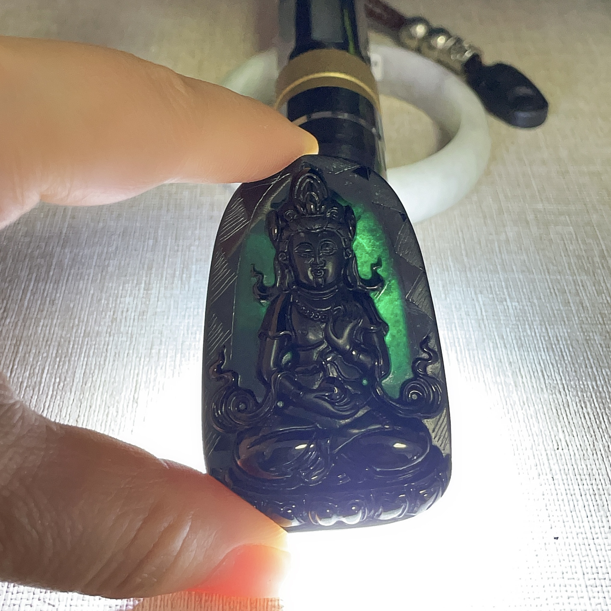 天然翡翠观音菩萨吊坠墨翠吉祥