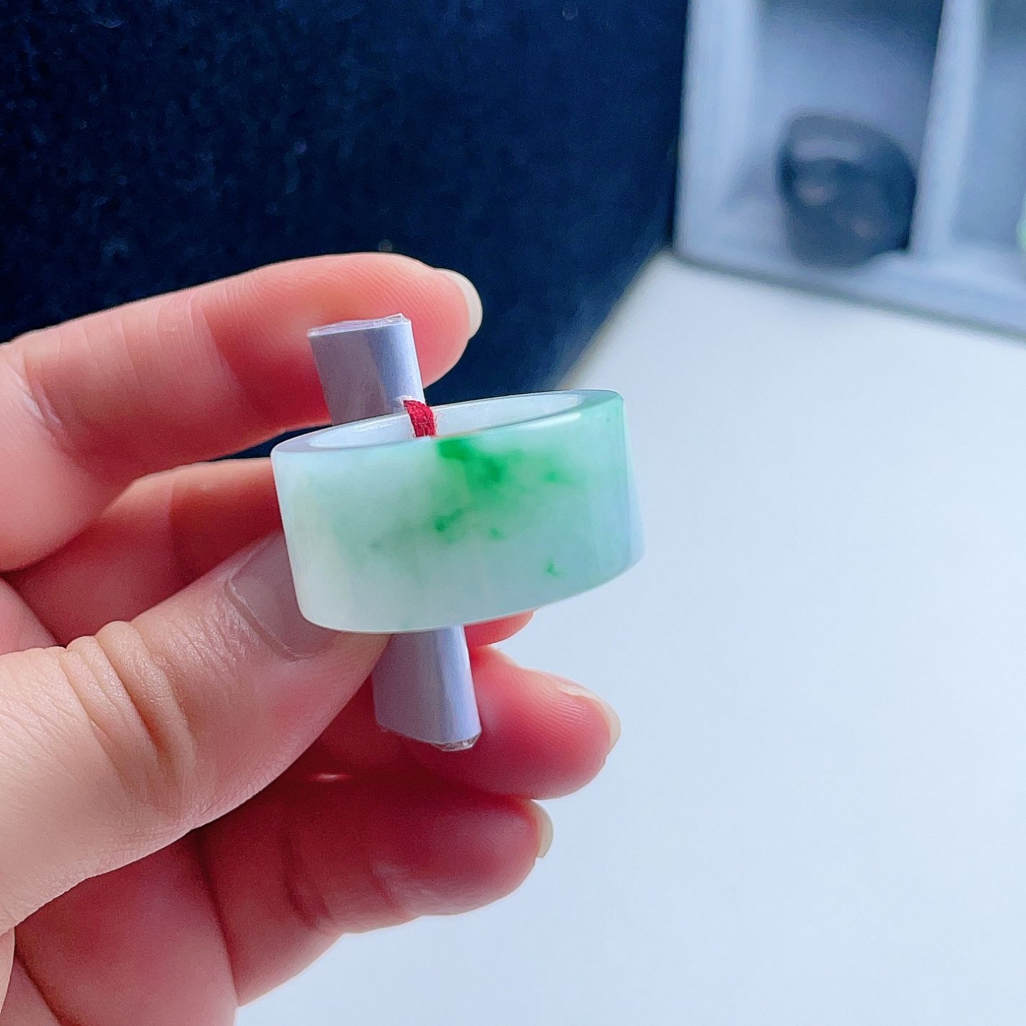 天然翡翠方扳指淡紫白飘阳绿飘花