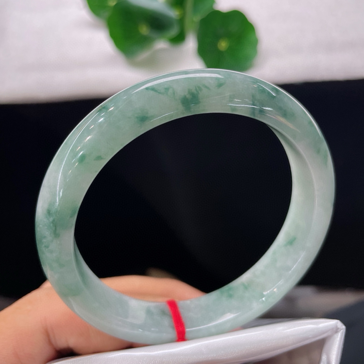 A货翡翠飘花手镯蓝绿天然老坑正圈玉镯子飘绿花58.6清新灵动百搭