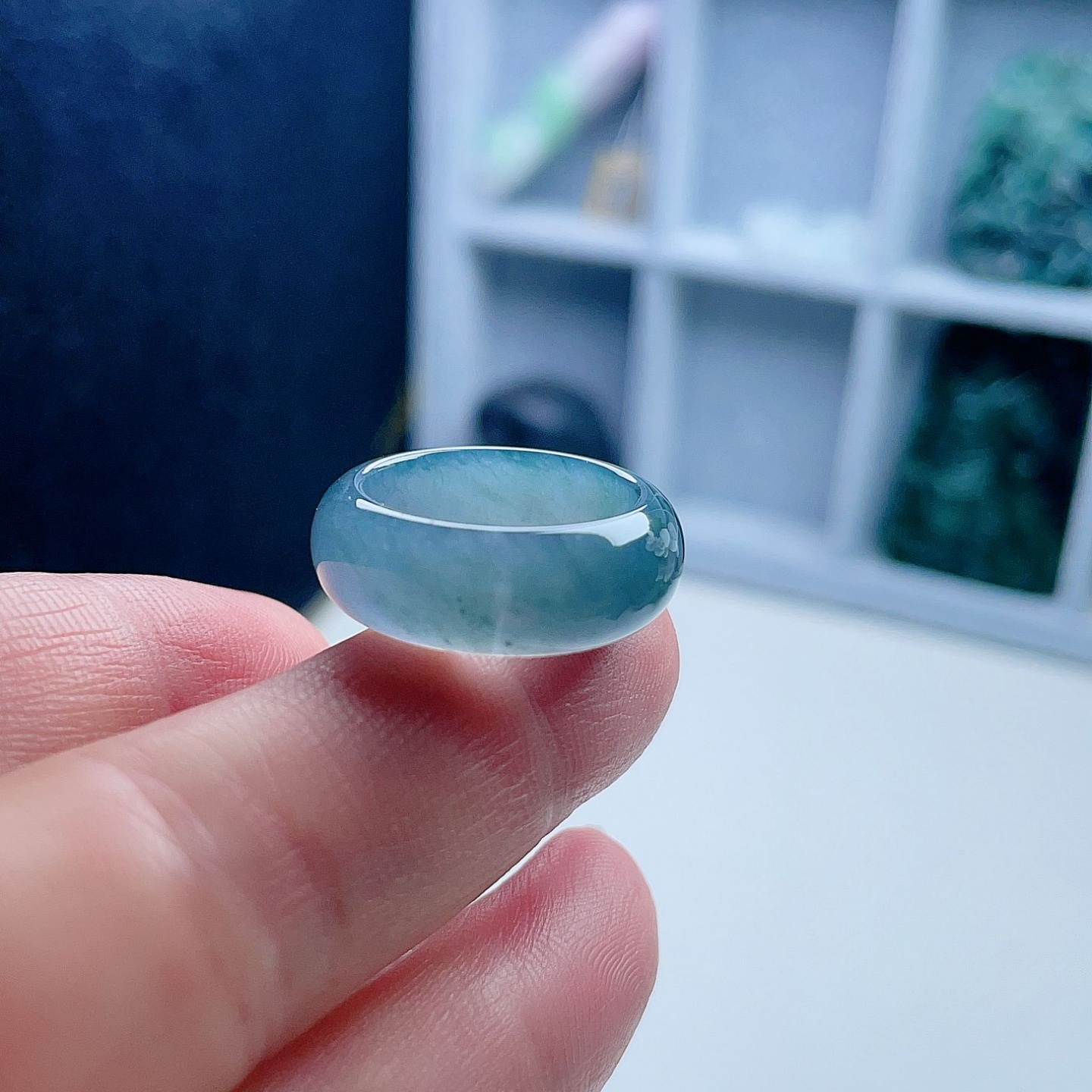 天然翡翠宽边戒指灰蓝绿飘花意境