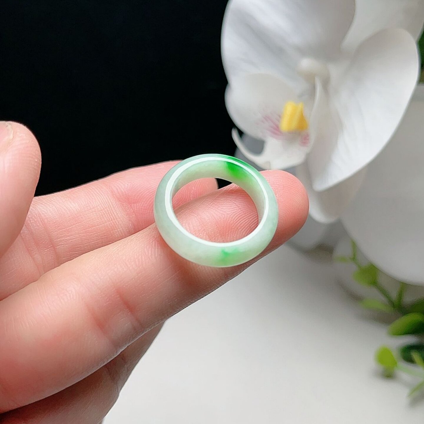 天然翡翠戒指淡绿飘阳绿幸运圈