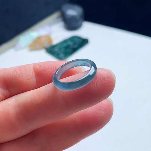 天然翡翠冰种蓝钢戒指淡烟紫蓝绿