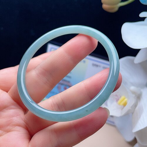 天然翡翠细圆条手镯晴水绿飘花