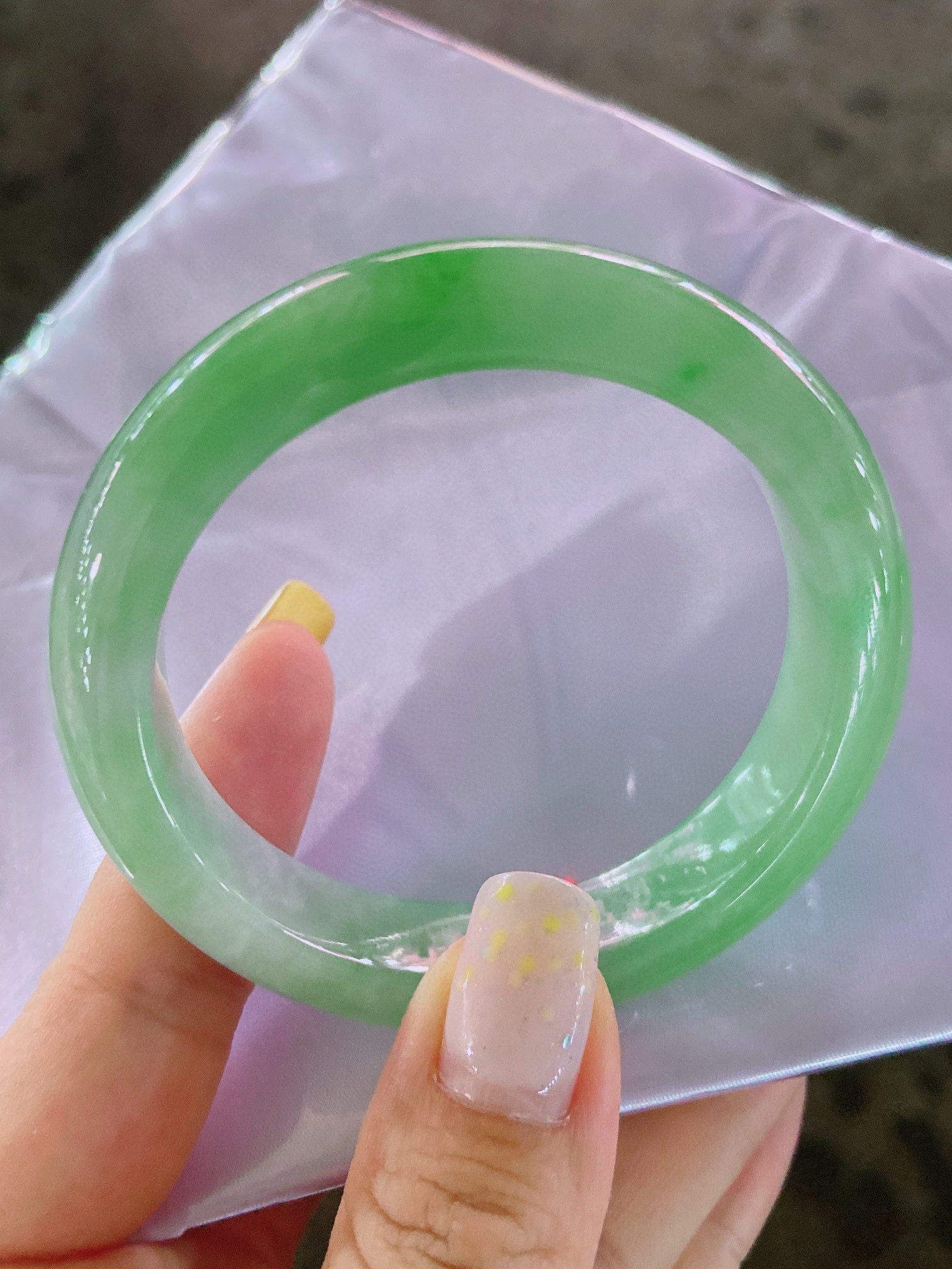 天然A货翡翠满绿手镯飘阳绿51.3正圈缅甸老坑玉镯乳白飘花幸运圈