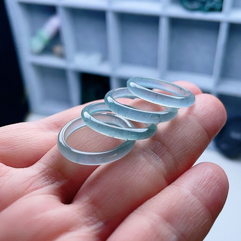 天然翡翠冰种戒指晴水蓝飘乌鸡