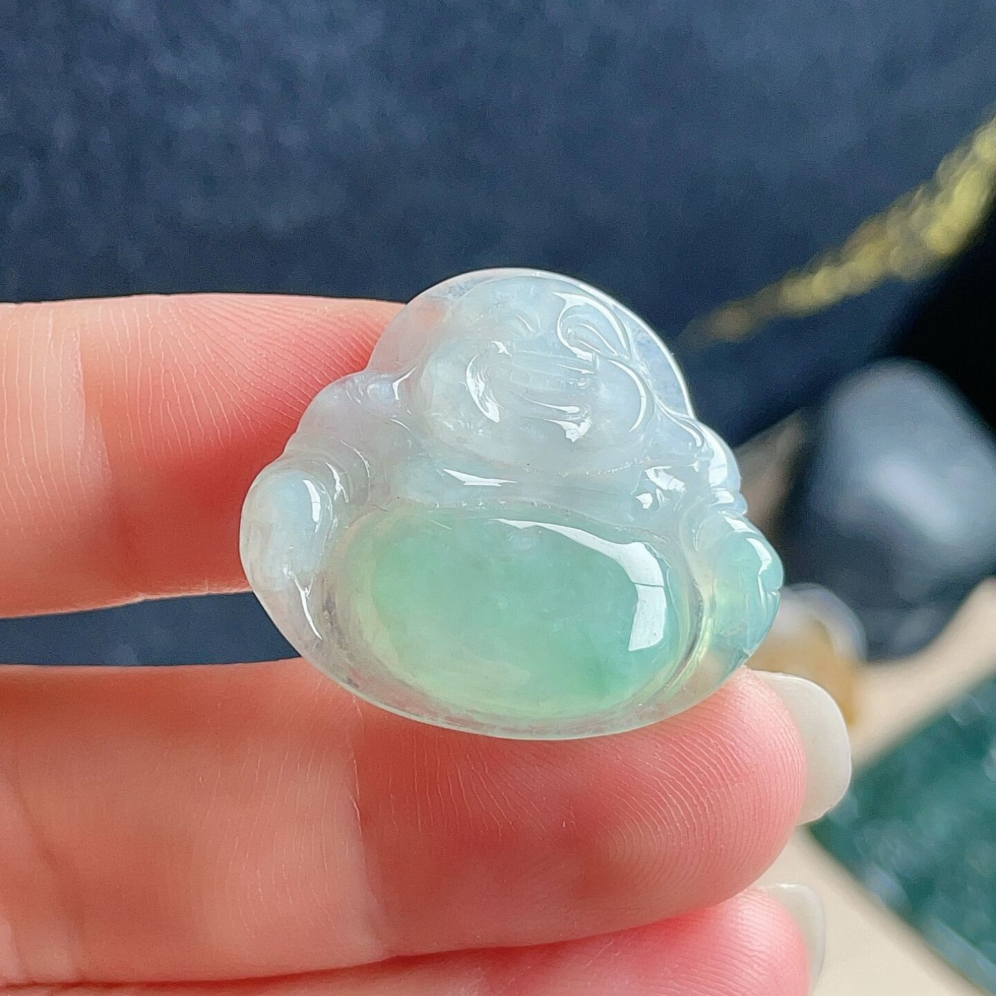 天然翡翠冰种弥勒佛乳白飘阳绿