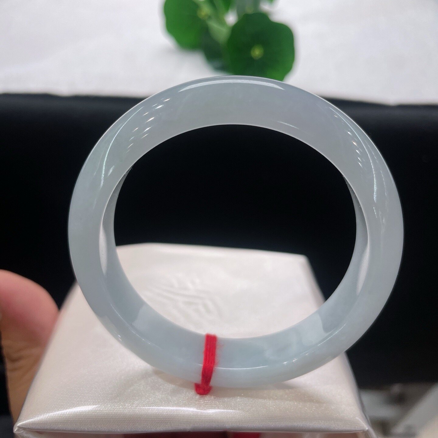 天然A货翡翠手镯白底54mm缅甸老坑手镯乳白润色玉手环