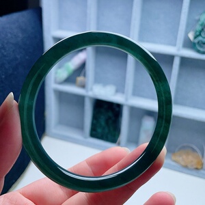 天然翡翠圆条手镯深海蓝绿飘花