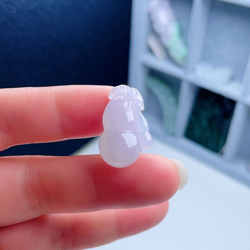 天然翡翠葫芦吊坠乳白淡紫福禄寿