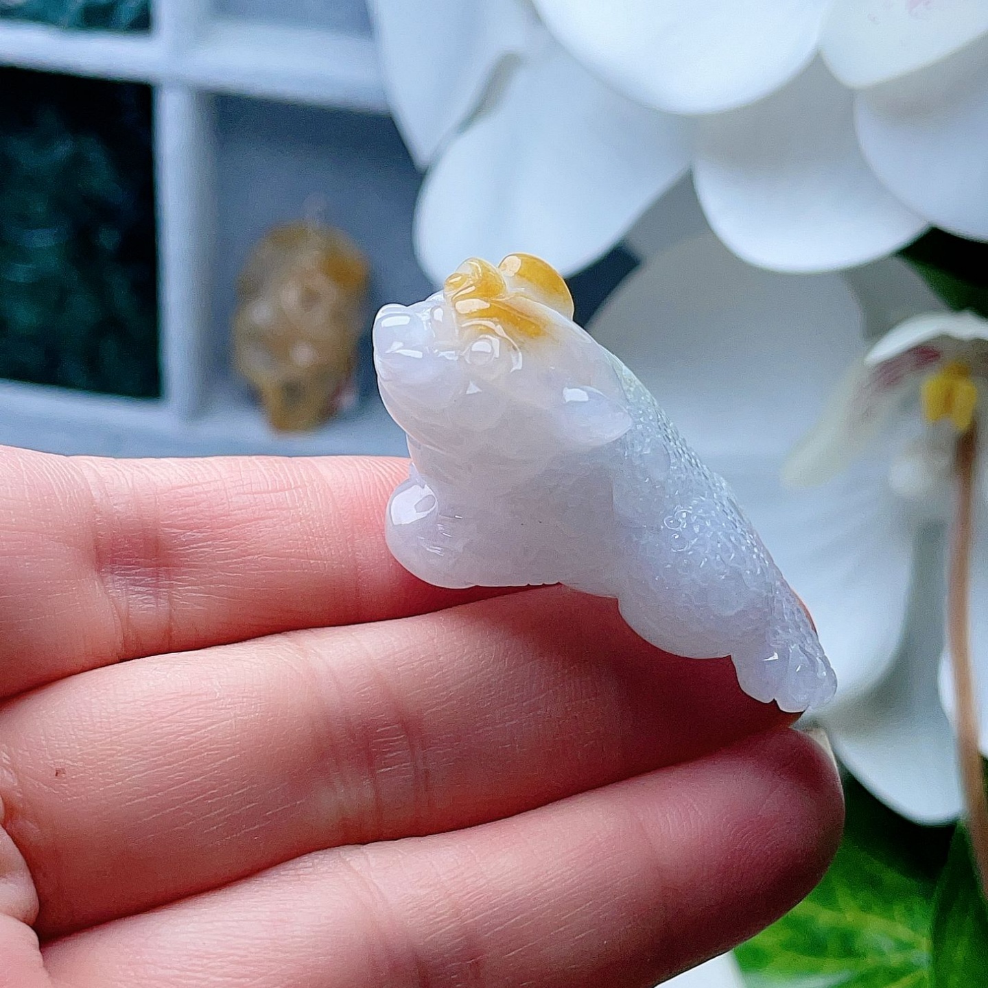 天然翡翠立体金蟾吊坠乳白飘黄绿