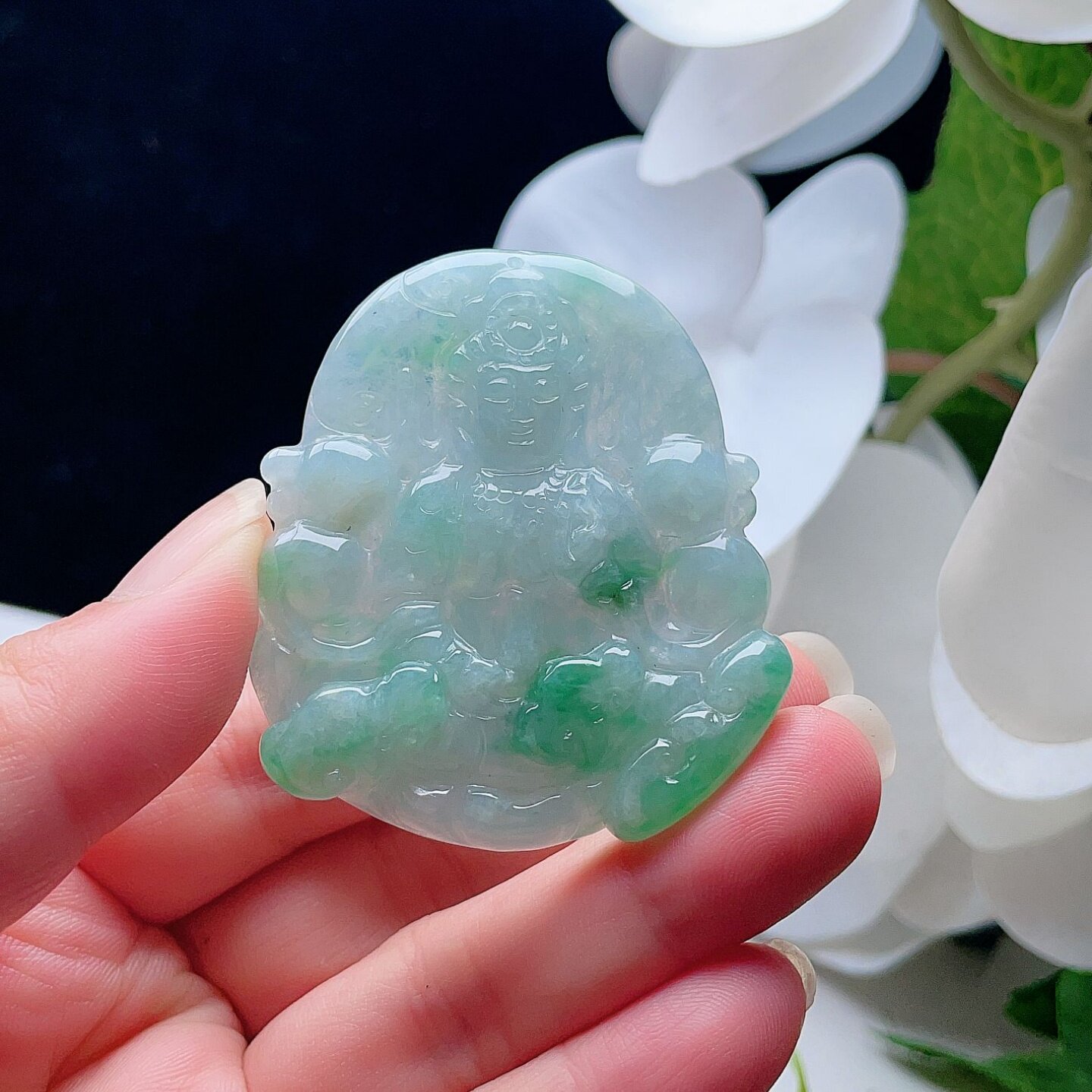 天然翡翠观音吊坠淡绿飘阳绿飘花