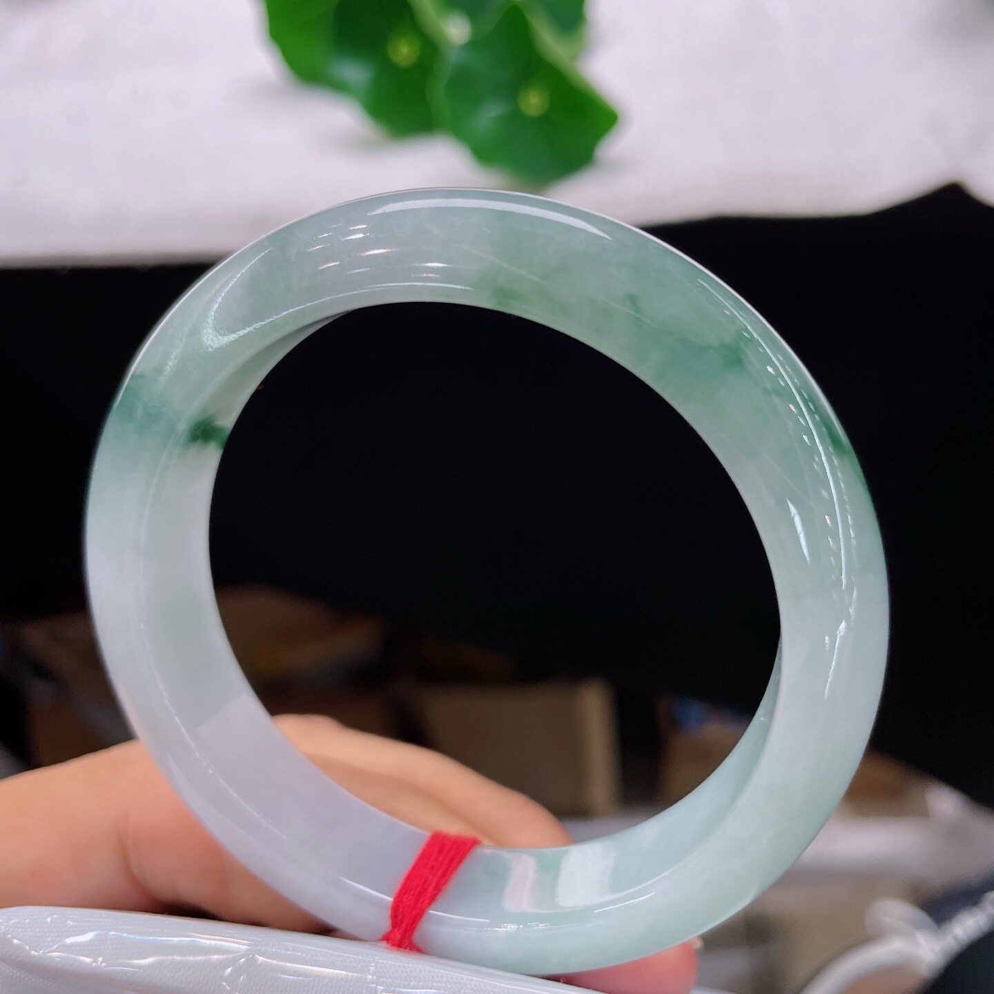 天然A货翡翠飘花手镯冰糯种53.6mm缅甸老坑玉镯飘蓝正圈幸运镯