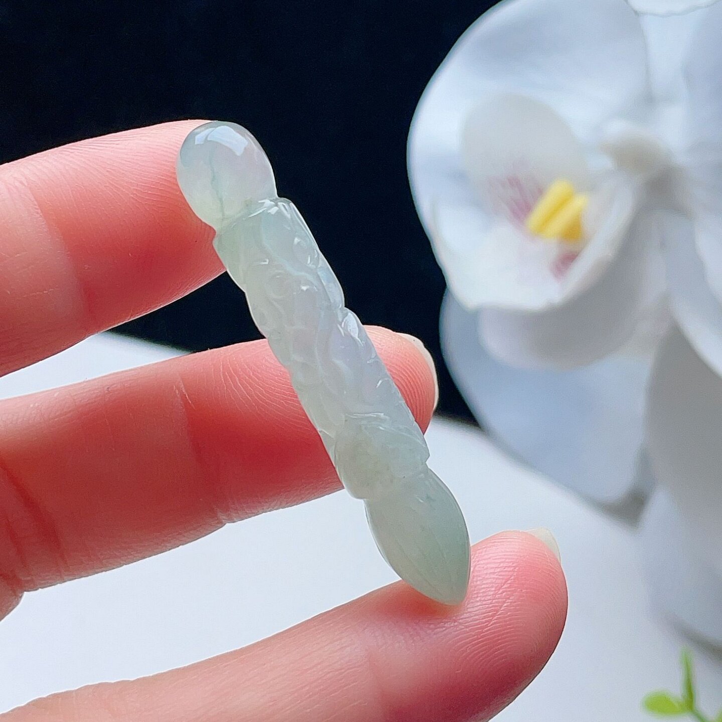 天然翡翠龙珠玉笔吊坠甜水绿意境