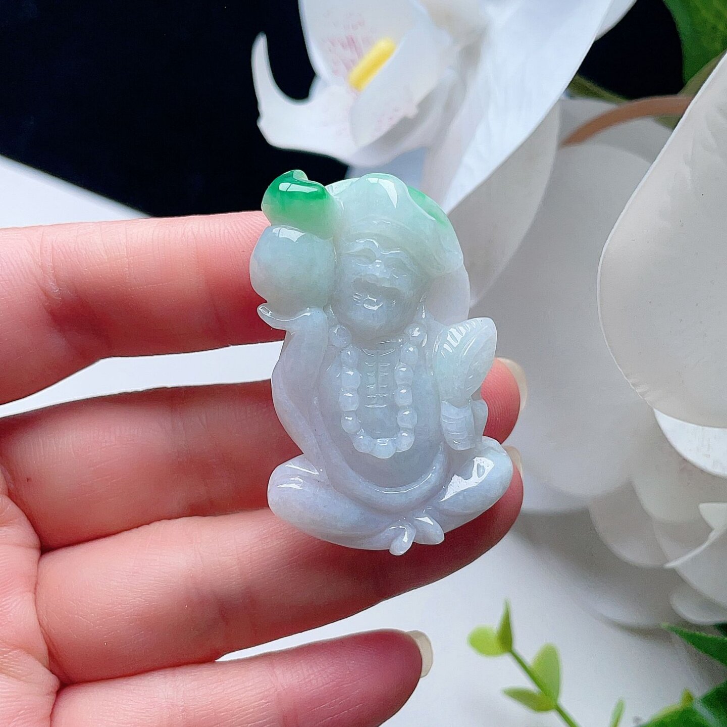 天然翡翠济公吊坠乳白飘阳绿玉佩