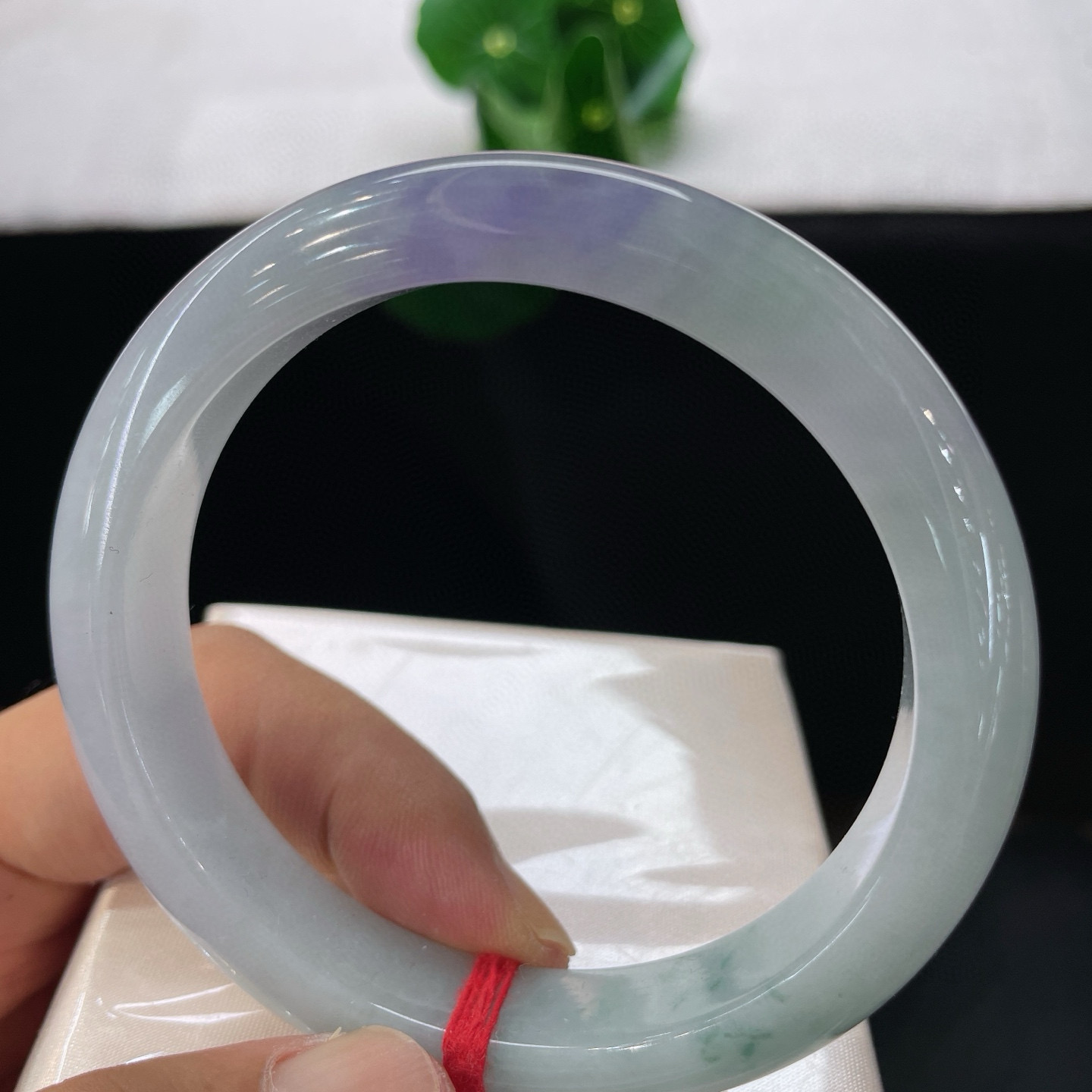 天然A货翡翠手镯飘紫罗兰61.8mm缅甸老坑乳白玉镯子清新秀气