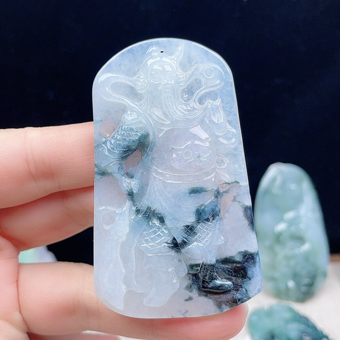 缅甸A货翡翠白飘墨绿关公吊坠大件天然老坑A货冰种飘花光羽玉佩