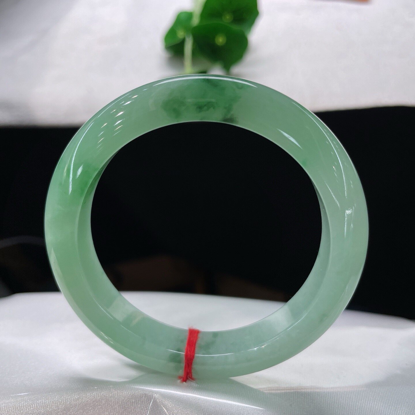 天然A货翡翠手镯冰糯种浅绿59.5mm老坑飘绿花玉镯晴水淡绿幸运镯