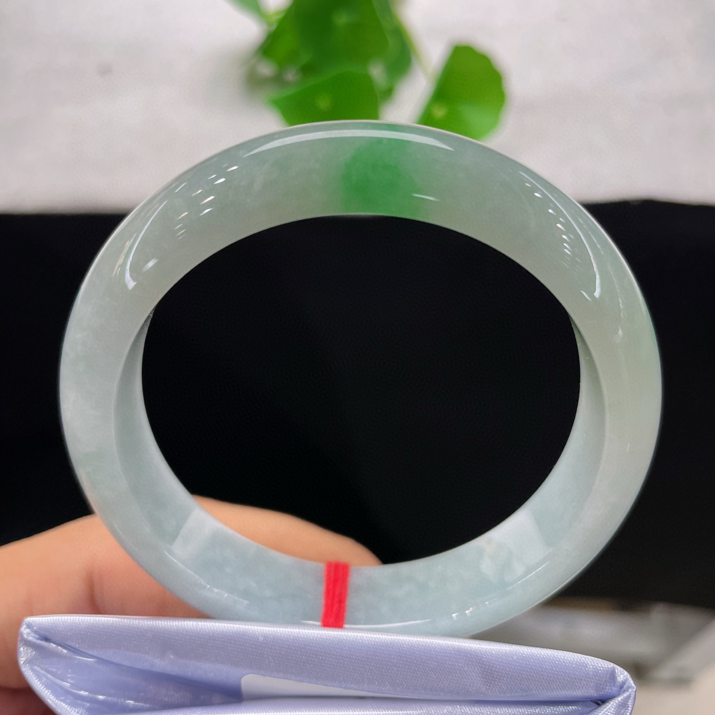 天然A货翡翠手镯冰糯飘花56缅甸老坑一抹绿正圈玉镯清新淡雅意境